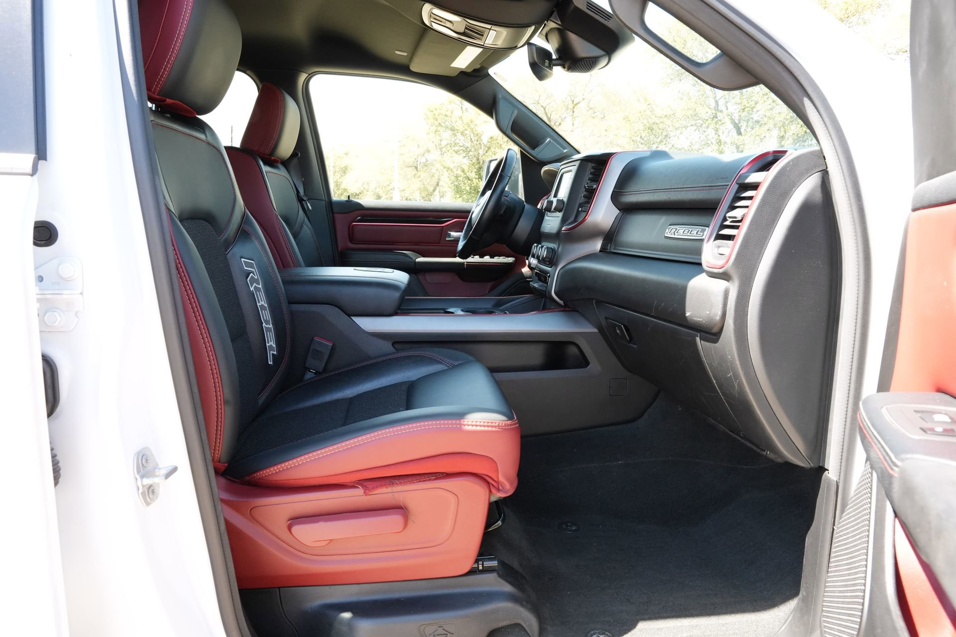 Used 2022 RAM 1500 Rebel AWD/4WD image 25