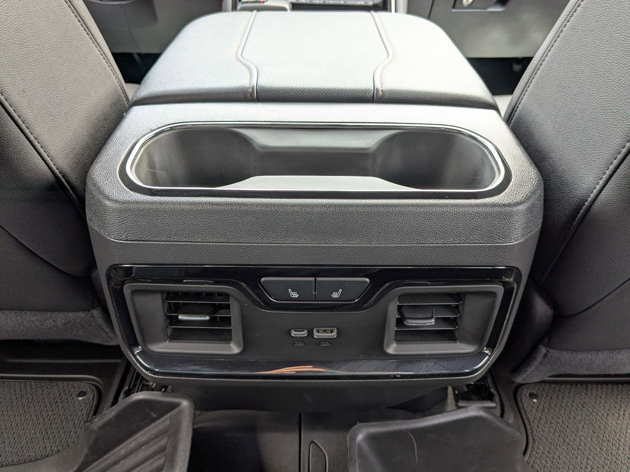 Used 2025 GMC Sierra 1500 AT4 w/ AT4 Premium Package AWD/4WD image 28