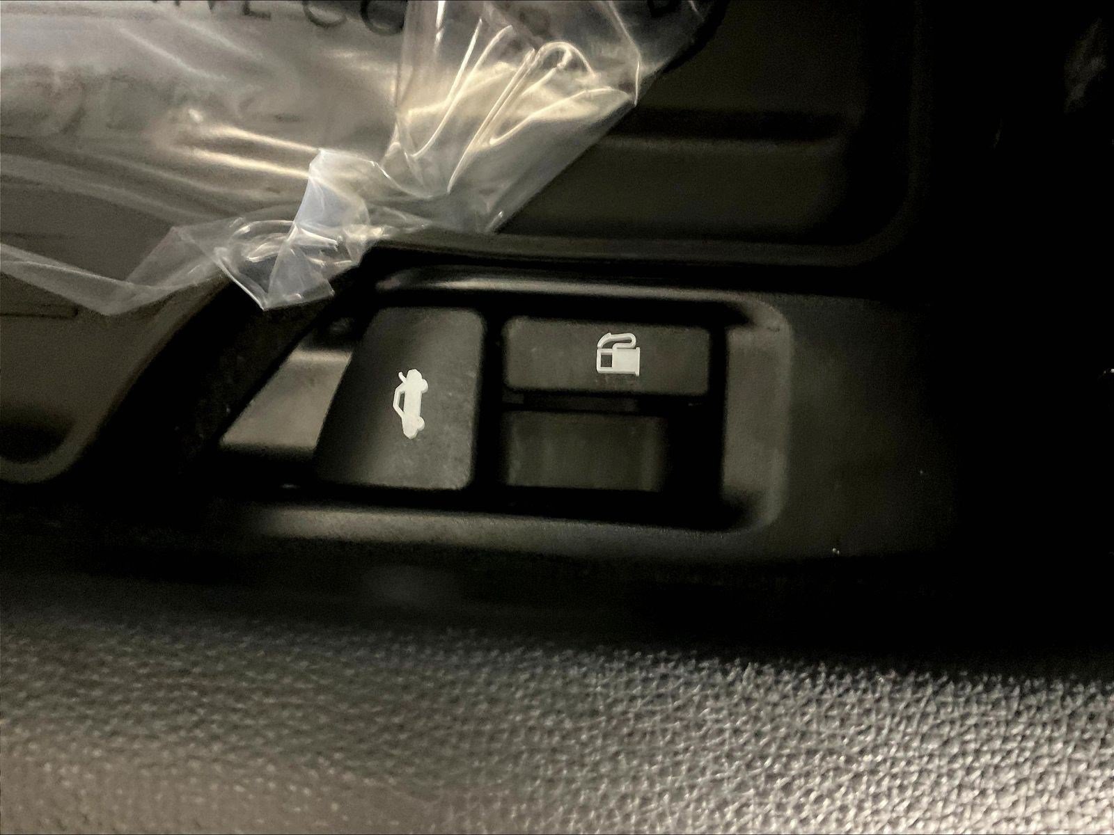 Used 2026 Toyota Corolla SE FWD image 36