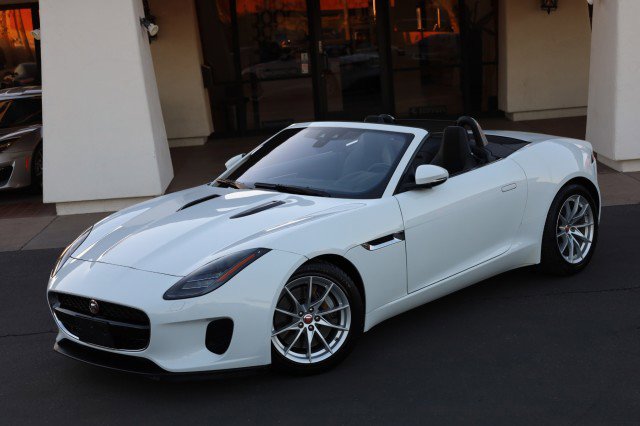 Used 2020 Jaguar F-TYPE Convertible image 4