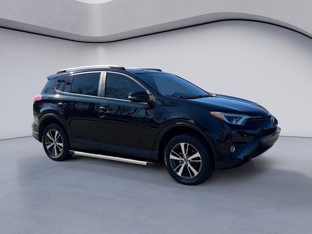 Used 2016 Toyota RAV4 XLE image 7
