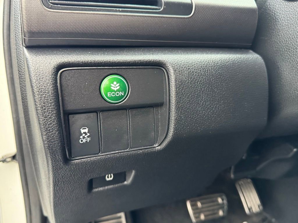 Used 2017 Honda Accord Sport image 23