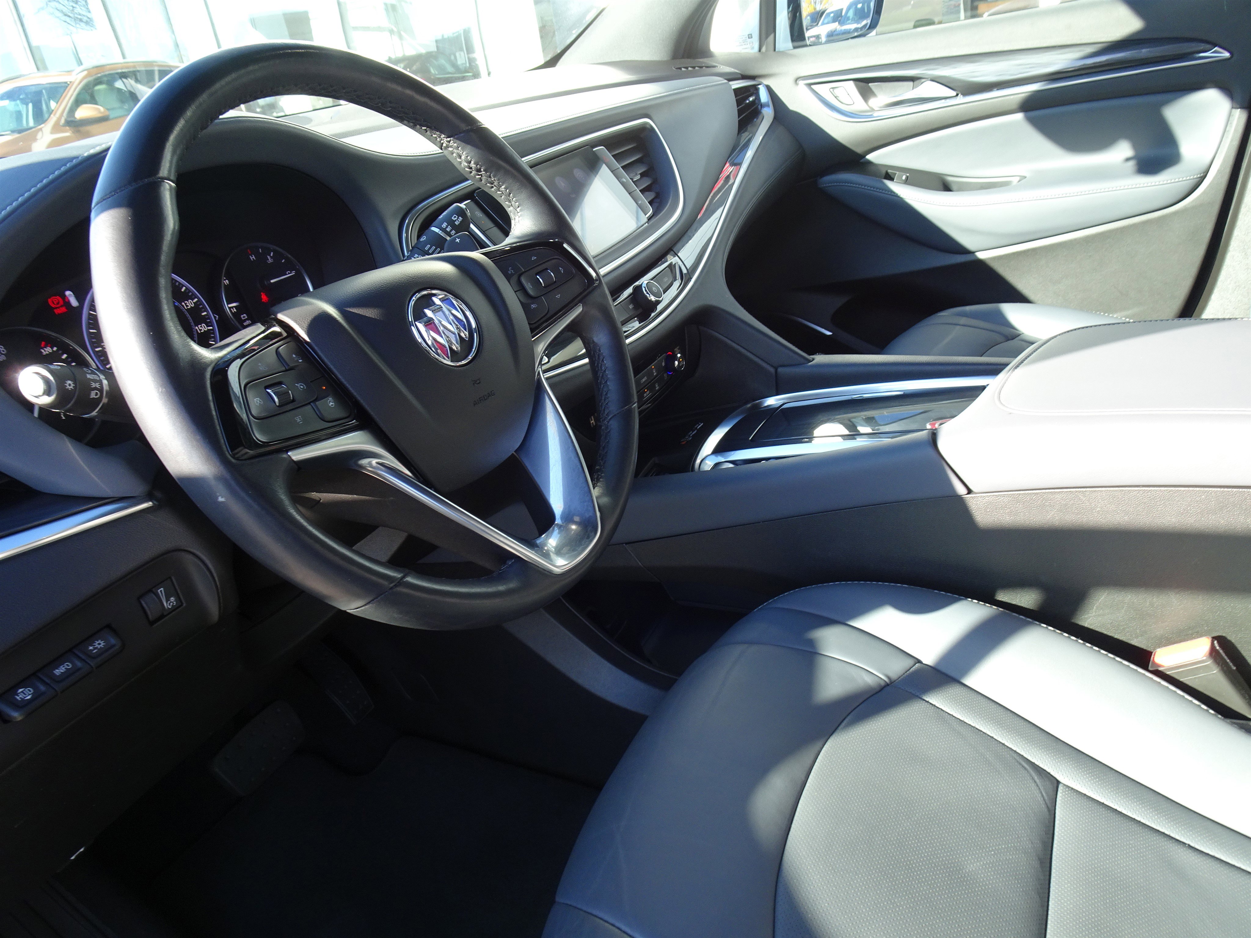 Used 2024 Buick Enclave Premium image 12