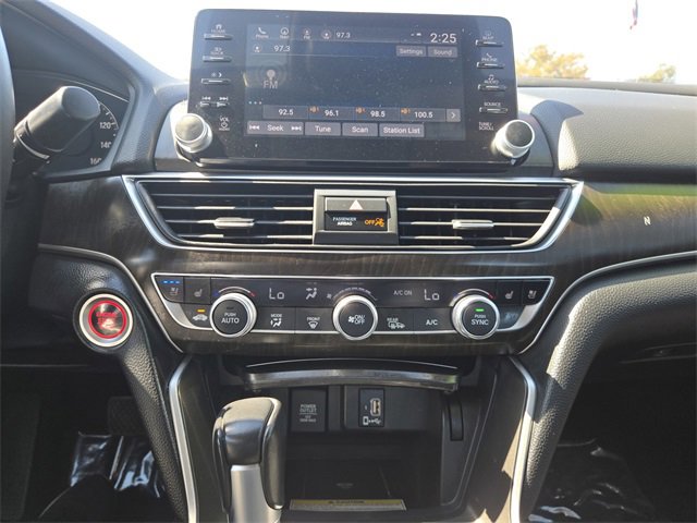 Used 2018 Honda Accord Touring image 17