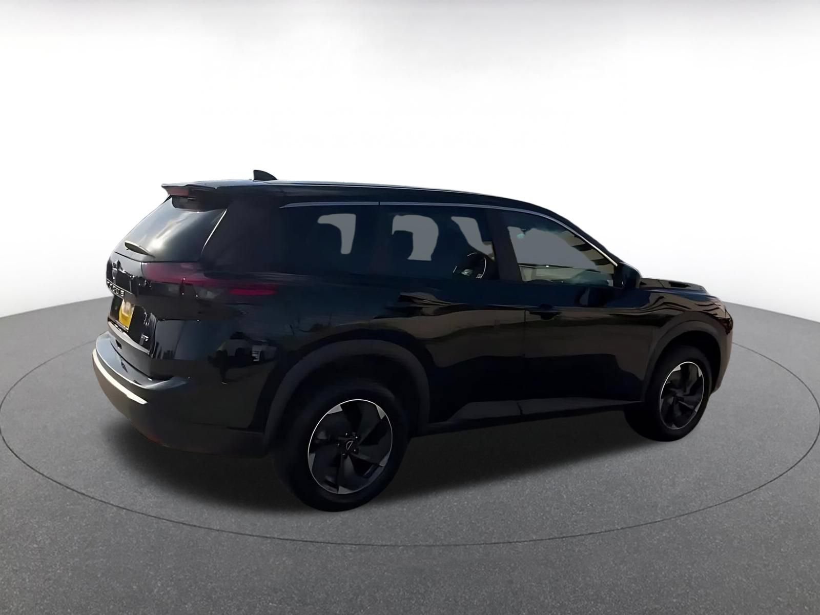 Used 2025 Nissan Rogue SV AWD/4WD image 14