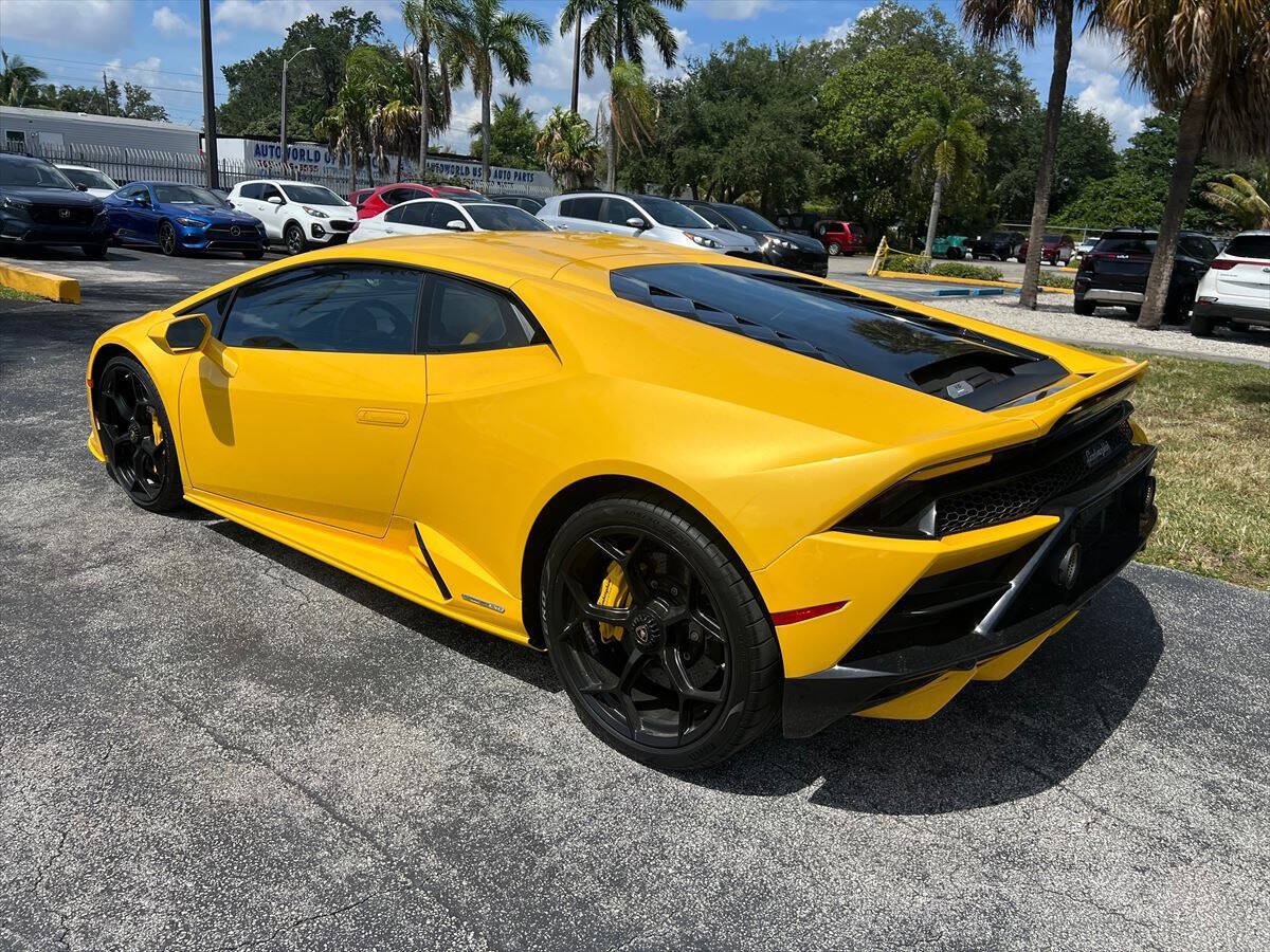Used 2020 Lamborghini Huracan EVO AWD/4WD image 7