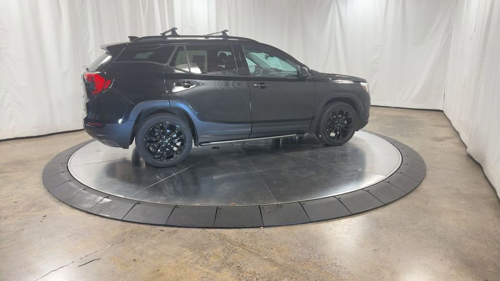 Used 2021 GMC Terrain SLE w/ Elevation Edition image 2