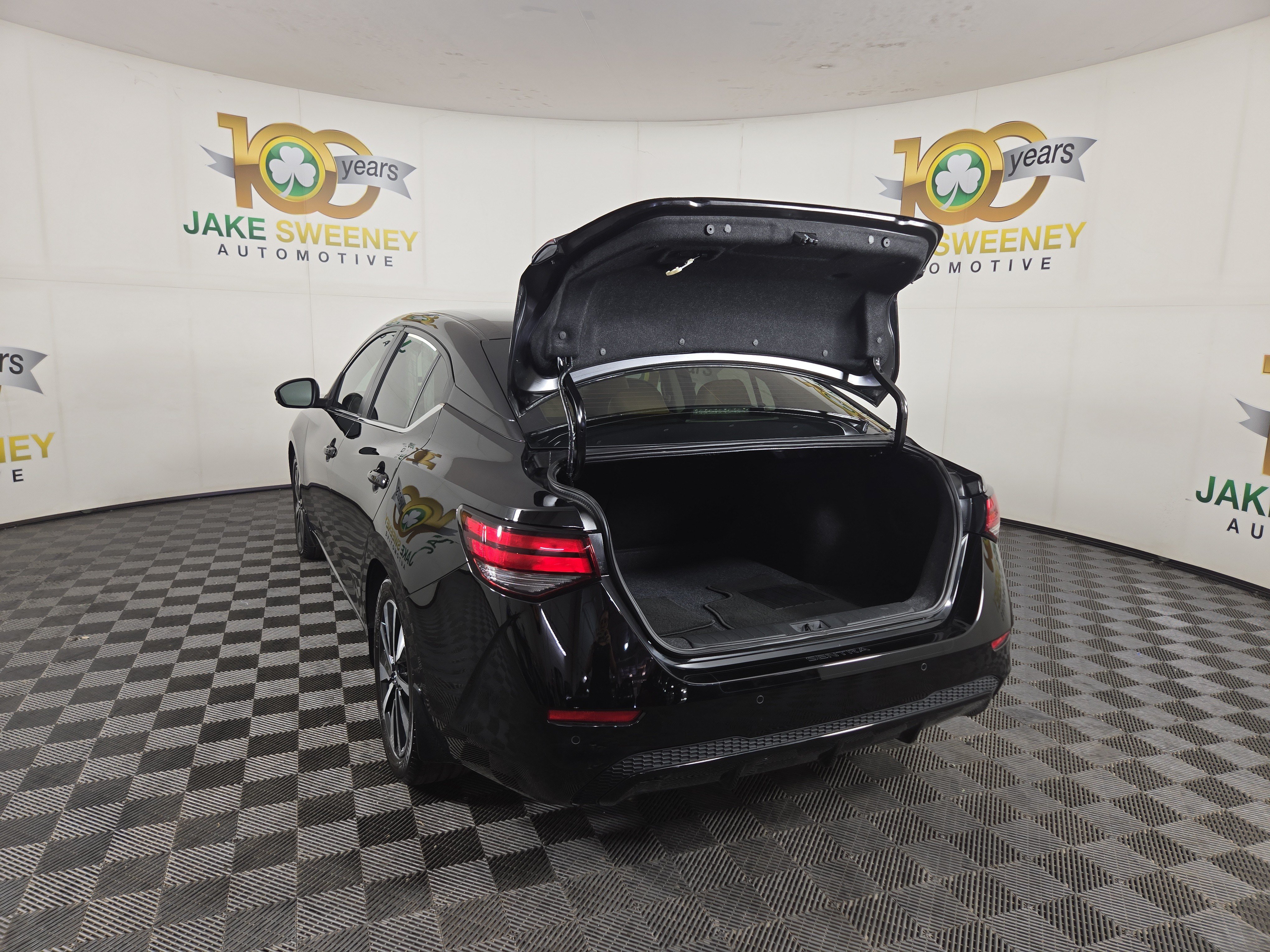 Used 2025 Nissan Sentra SV w/ SV Premium Package FWD image 31