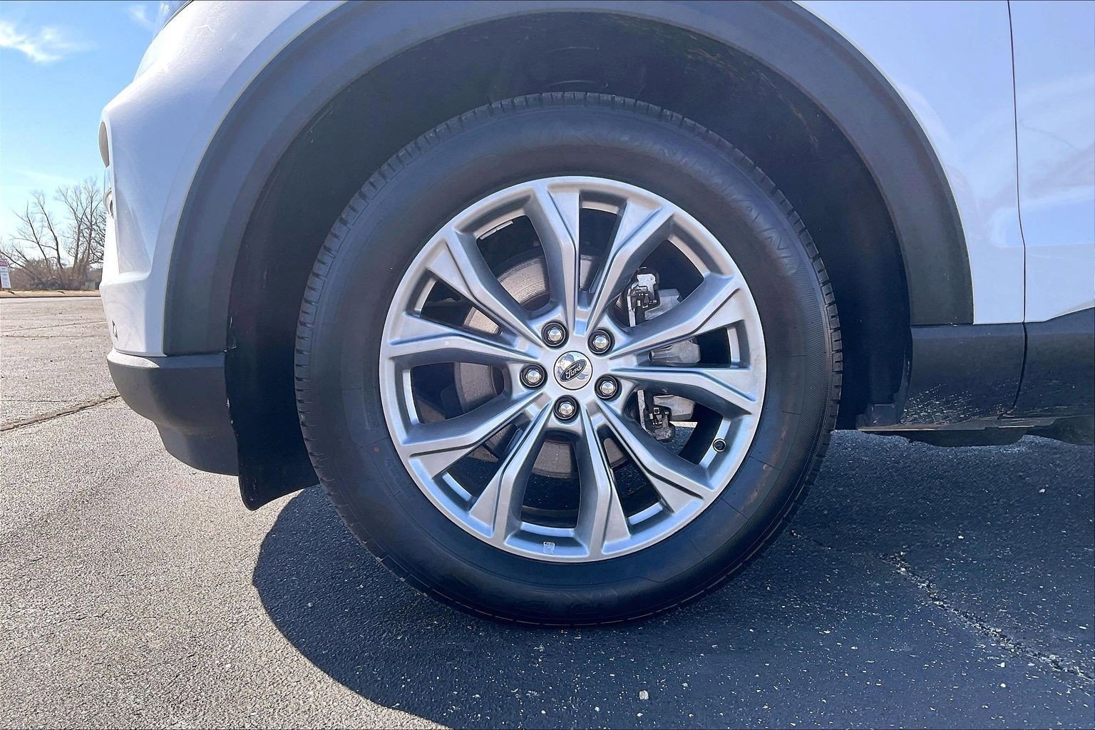 Used 2023 Ford Explorer Limited image 9