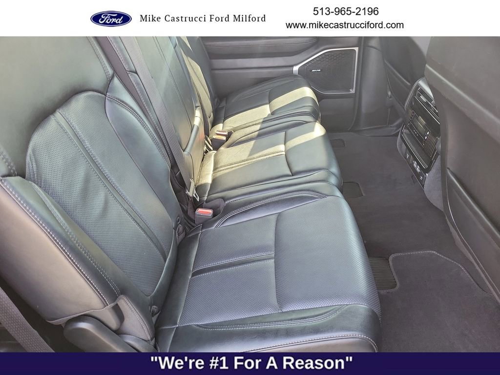 Used 2024 Jeep Wagoneer L Series III w/ Flexible Seating Group AWD/4WD image 27