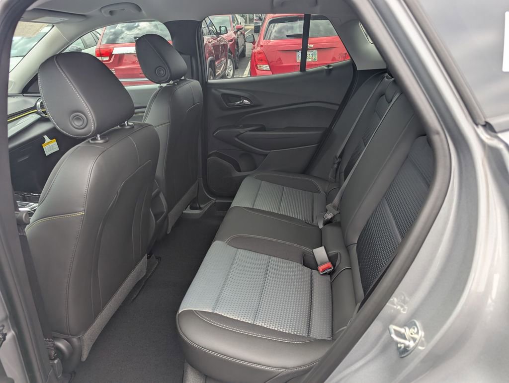 New 2026 Chevrolet Trax LT FWD image 9