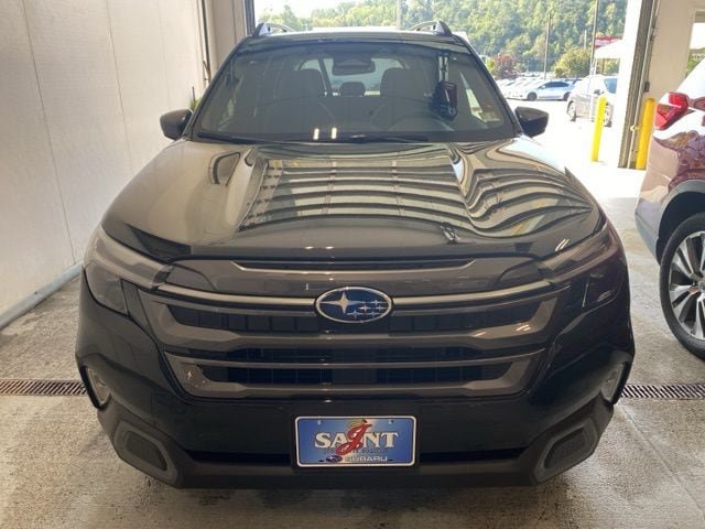Used 2025 Subaru Forester Limited AWD/4WD image 4