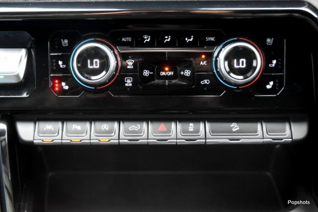 Used 2023 GMC Sierra 1500 AT4 w/ Technology Package AWD/4WD image 22