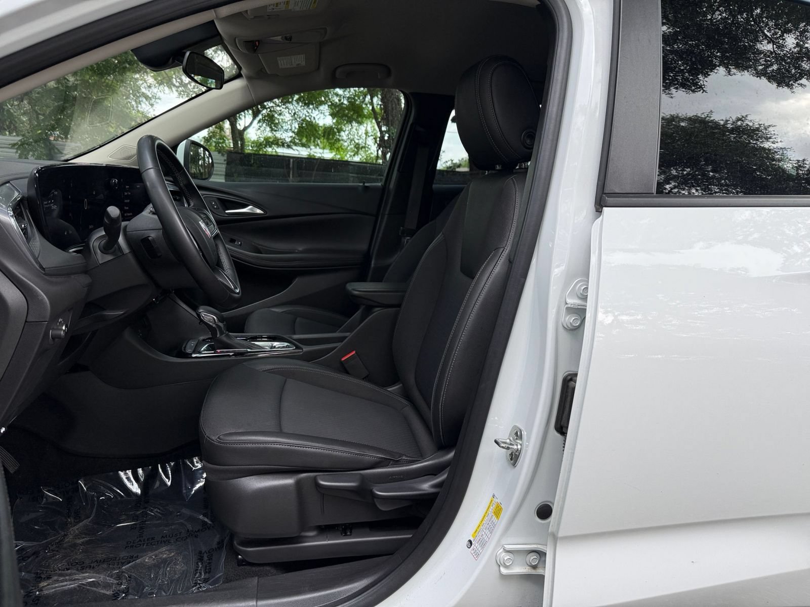 Used 2025 Buick Encore GX Preferred FWD image 33
