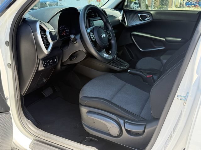 Used 2020 Kia Soul S FWD image 13
