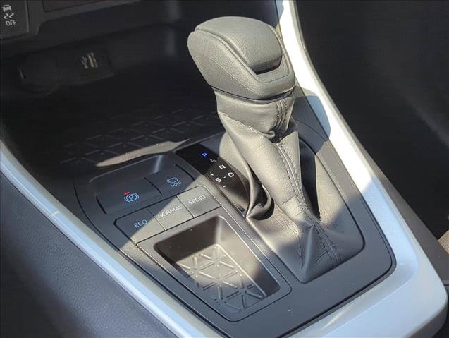 Certified 2025 Toyota RAV4 LE FWD image 15