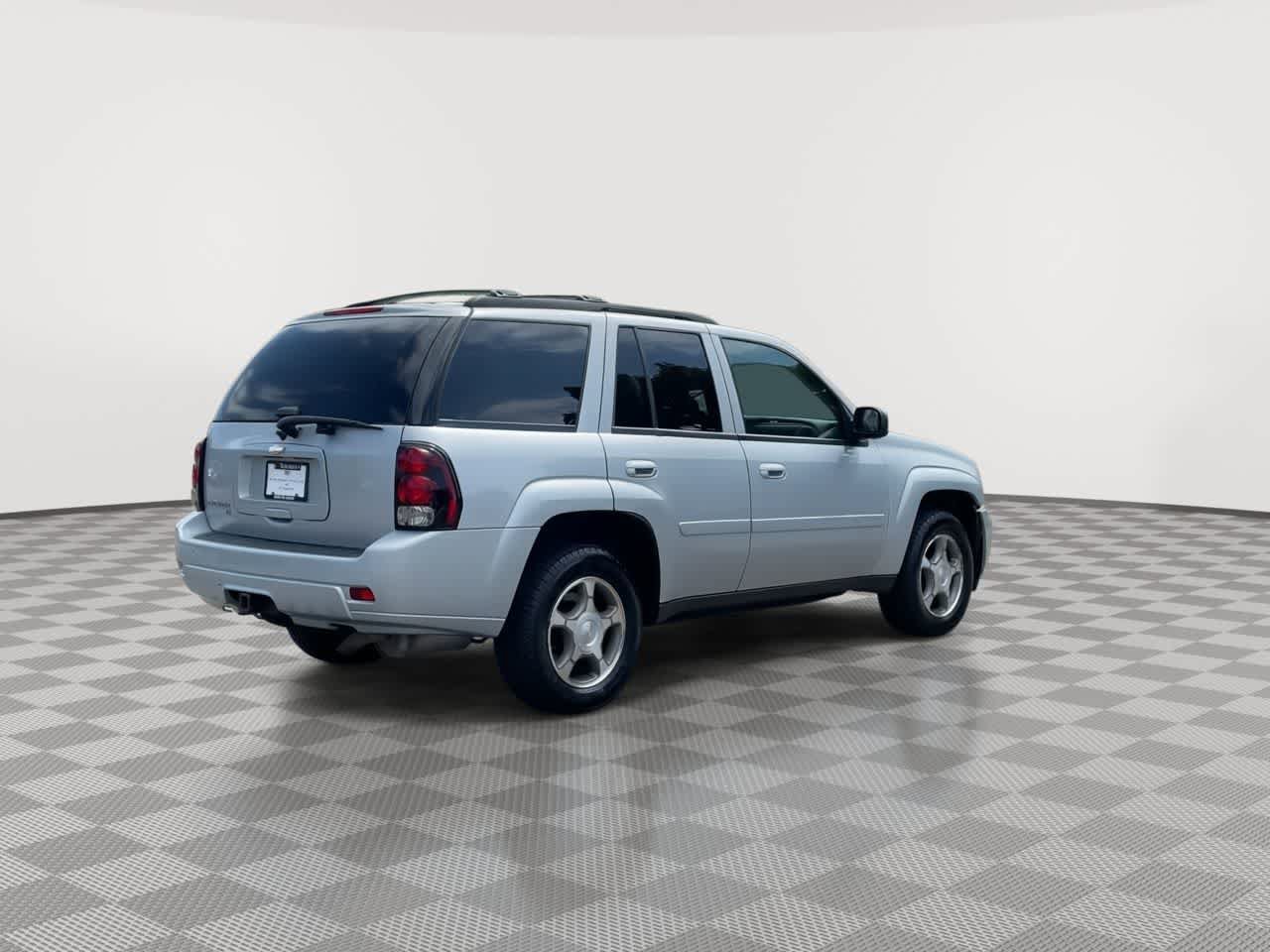 Used 2008 Chevrolet TrailBlazer LT w/ Sun And Sound Package RWD image 8