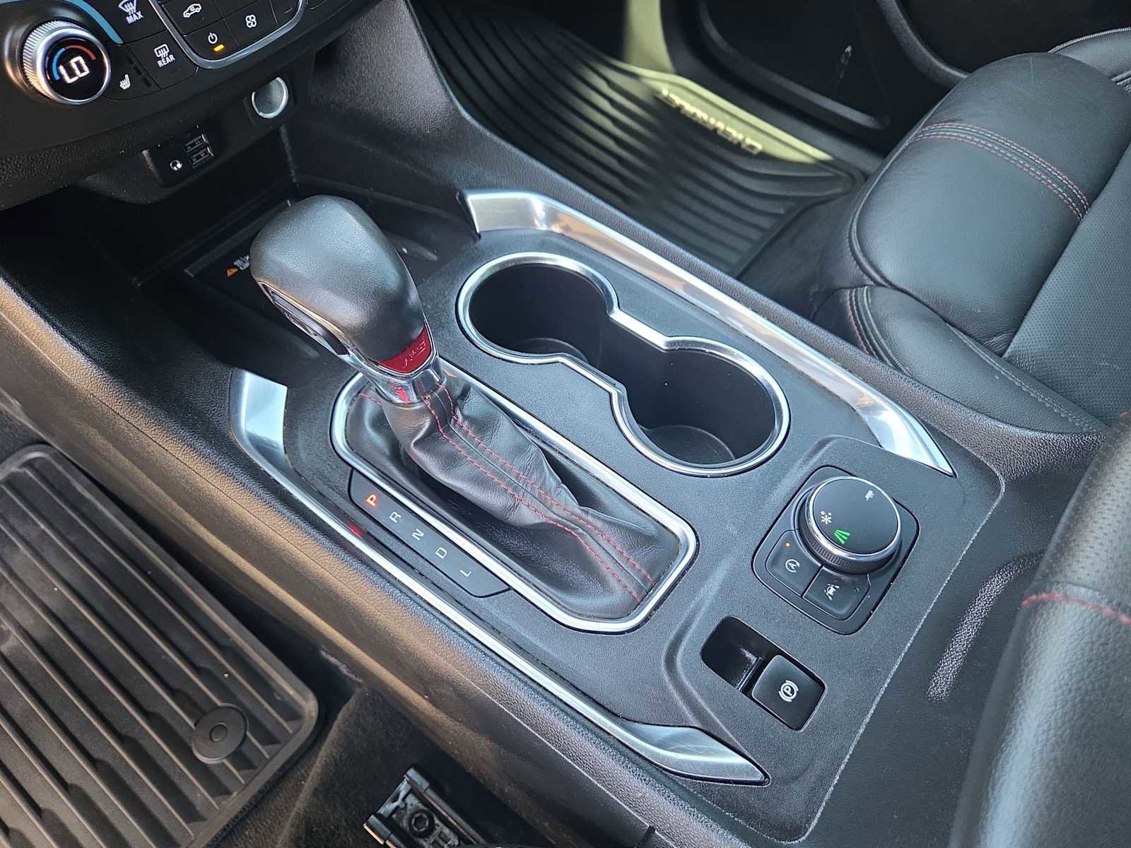 Used 2023 Chevrolet Traverse RS image 21