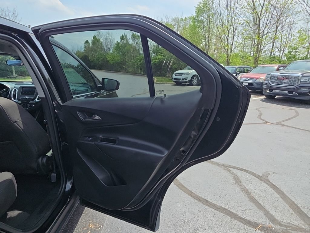 Used 2020 Chevrolet Equinox LT image 38