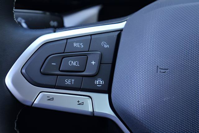 Certified 2023 Volkswagen Taos S FWD image 22