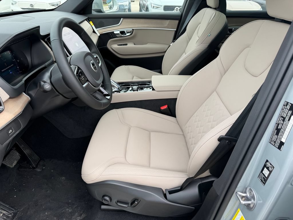 New 2026 Volvo XC90 B6 Plus w/ Protection Package Premier AWD/4WD image 18