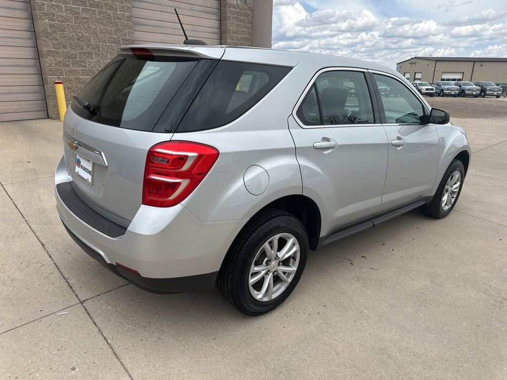 Certified 2017 Chevrolet Equinox LS AWD/4WD image 33