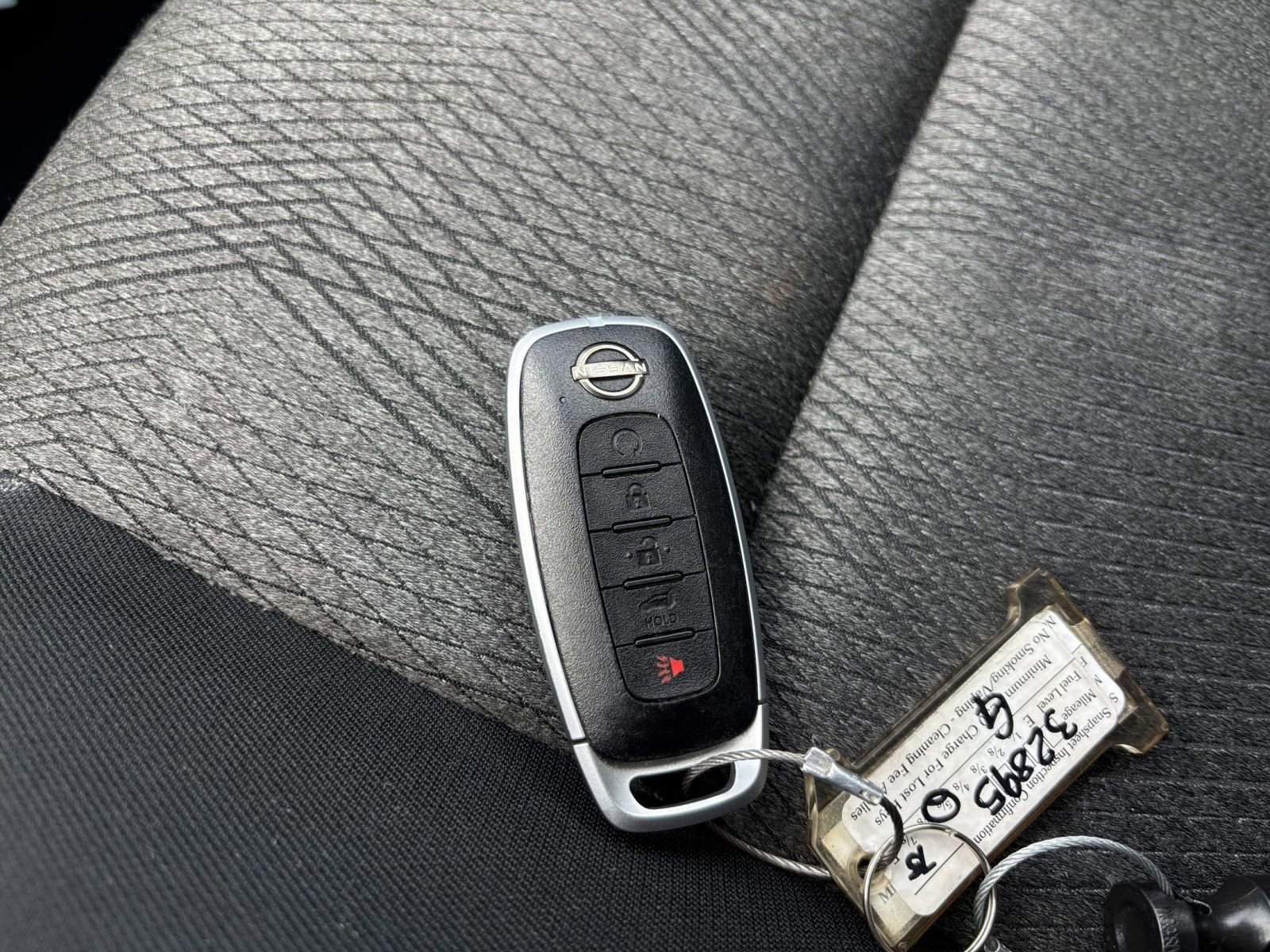 Used 2025 Nissan Rogue SV FWD image 27