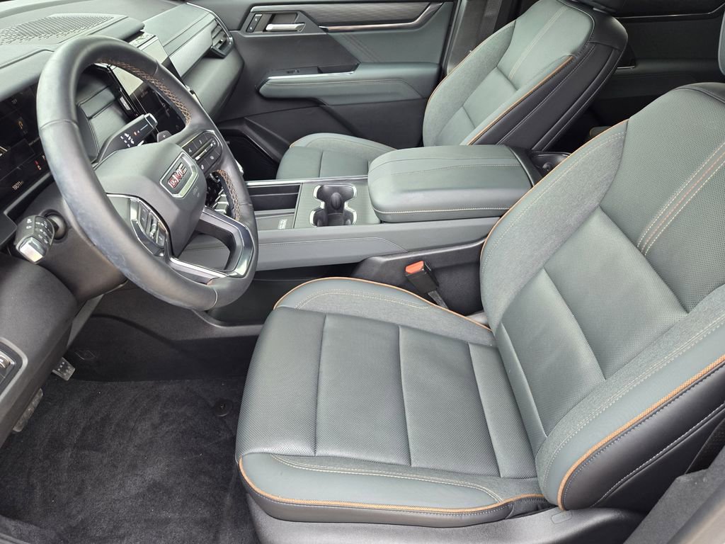Used 2024 GMC Acadia AT4 w/ Luxury Package image 11