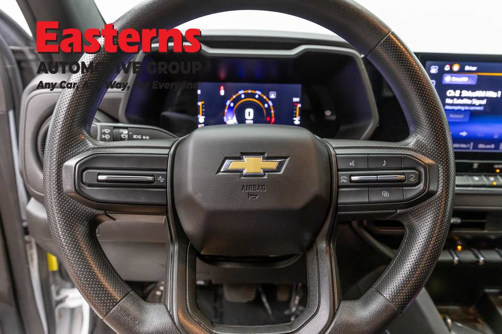 Used 2023 Chevrolet Colorado W/T RWD image 10