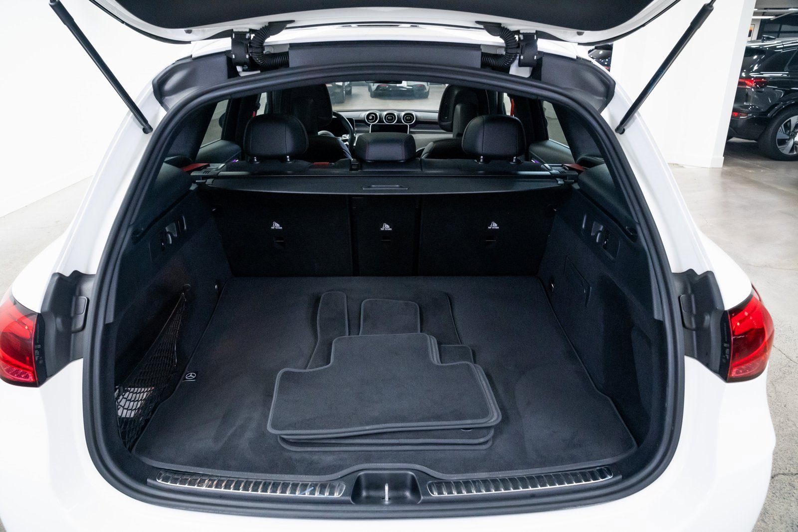 Used 2024 Mercedes-Benz GLC 43 AMG 4MATIC image 8