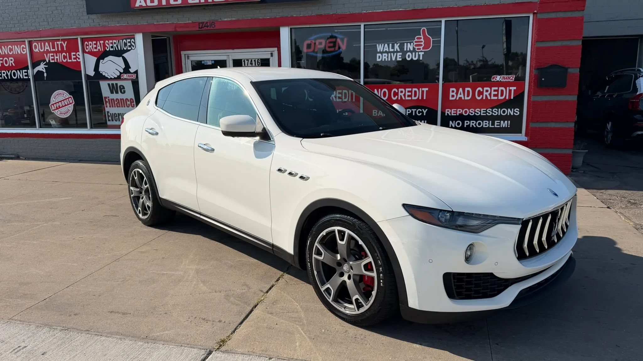 Used 2017 Maserati Levante AWD/4WD image 2