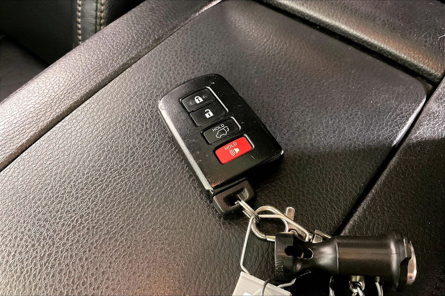 Used 2019 Toyota Highlander XLE AWD/4WD image 27