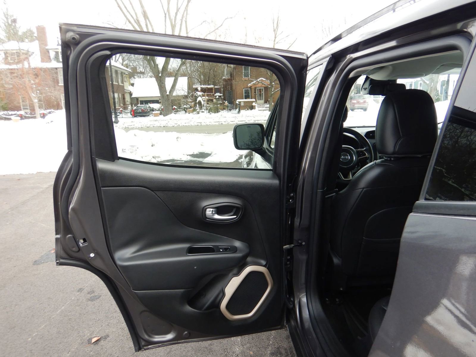 Used 2016 Jeep Renegade Limited AWD/4WD image 16