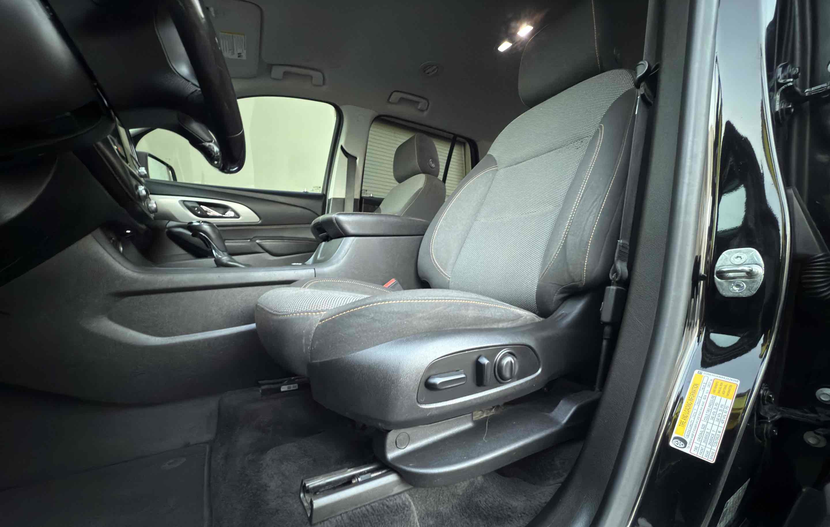 Used 2019 Chevrolet Traverse LT image 27