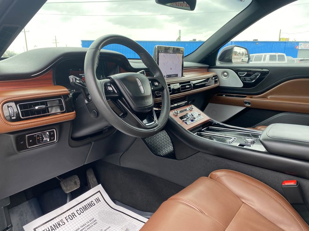 Used 2024 Lincoln Aviator Reserve w/ Equipment Group 201A image 9