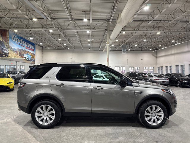 Used 2017 Land Rover Discovery Sport SE image 33