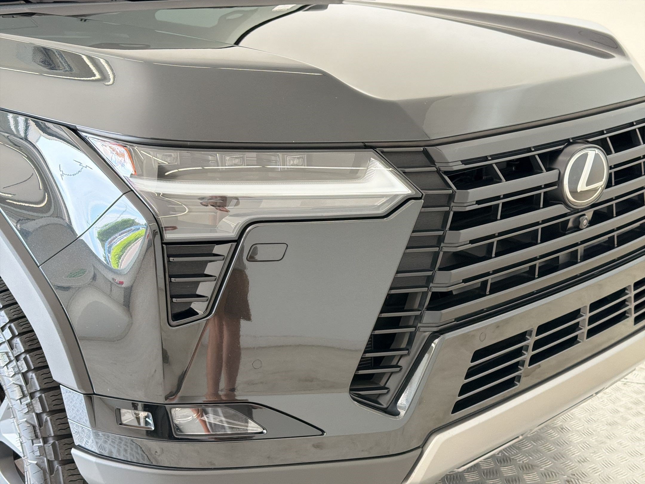 Used 2024 Lexus GX 550 AWD/4WD image 11