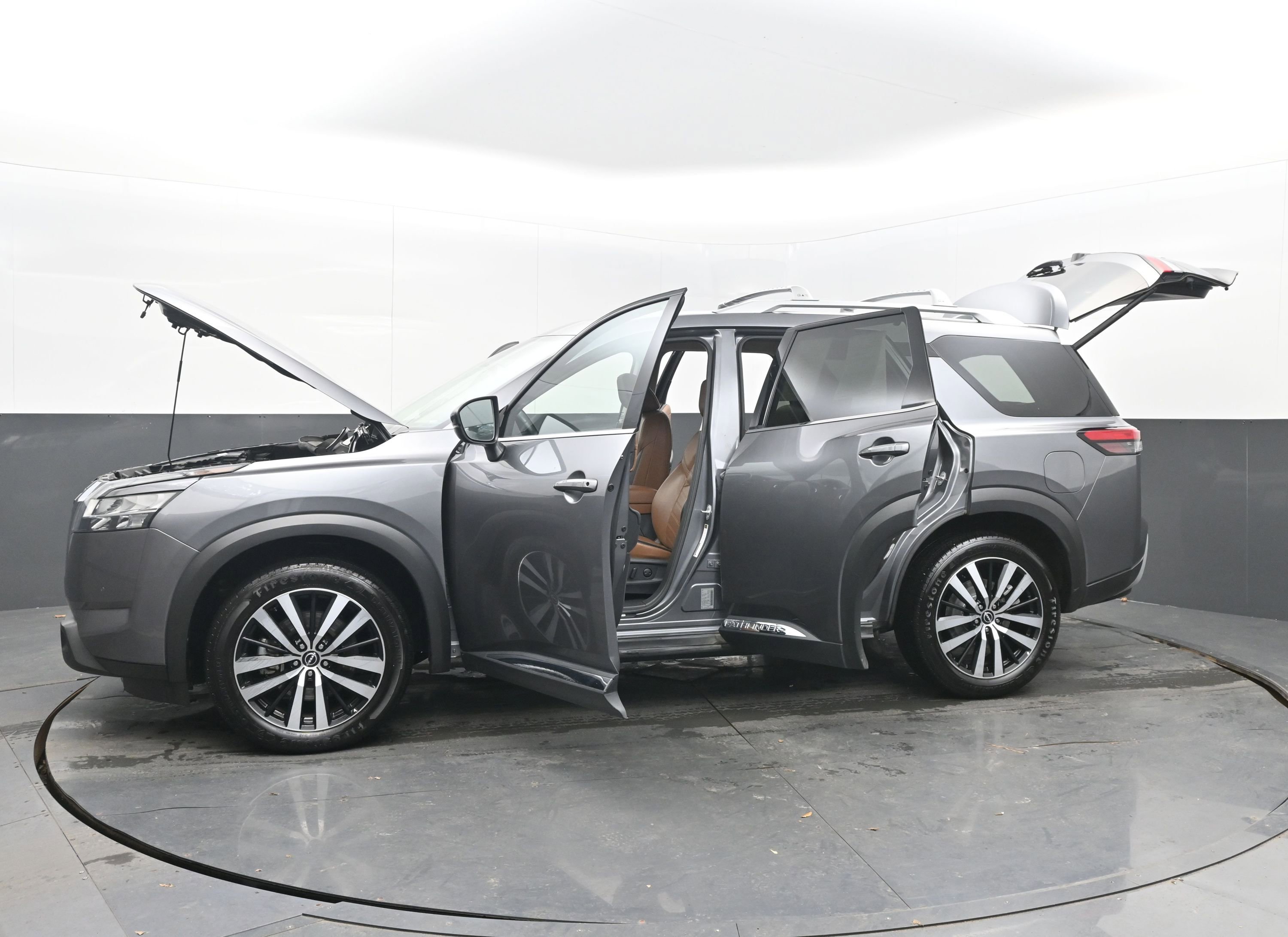 Used 2023 Nissan Pathfinder Platinum w/ Cargo Package image 41