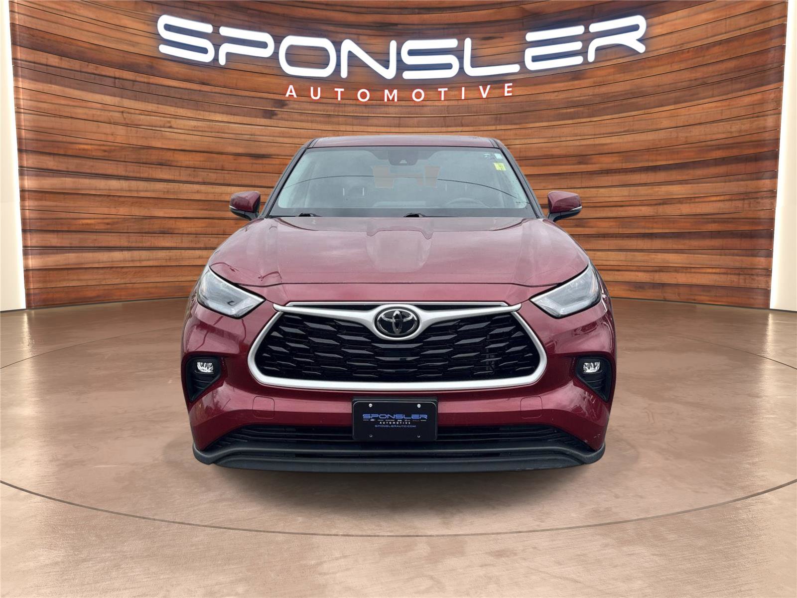 Used 2024 Toyota Highlander LE image 9