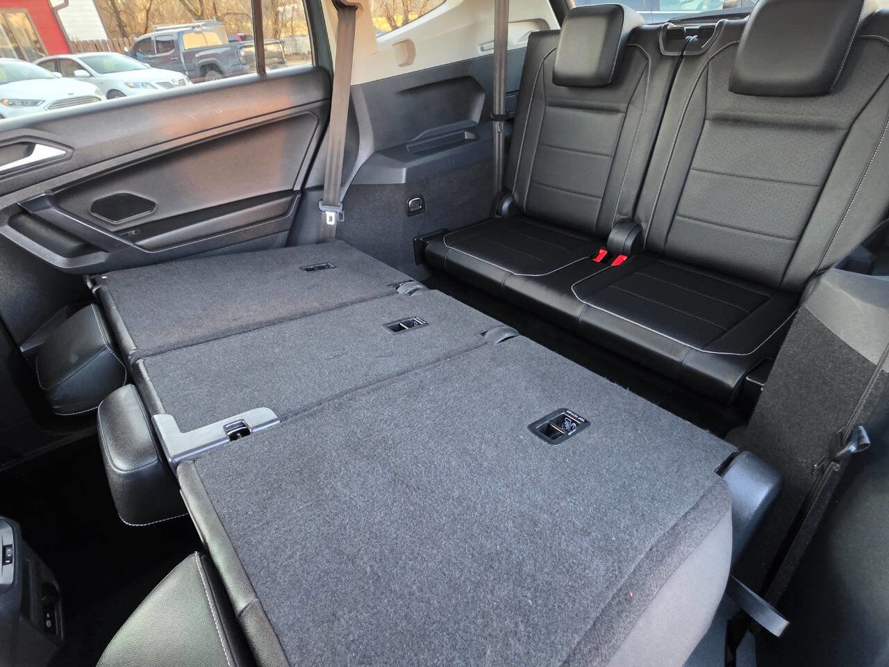 Used 2021 Volkswagen Tiguan SE 4dr SUV image 24