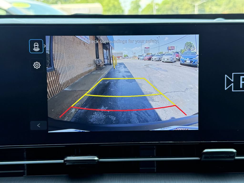 Used 2024 Hyundai Kona SEL FWD image 3