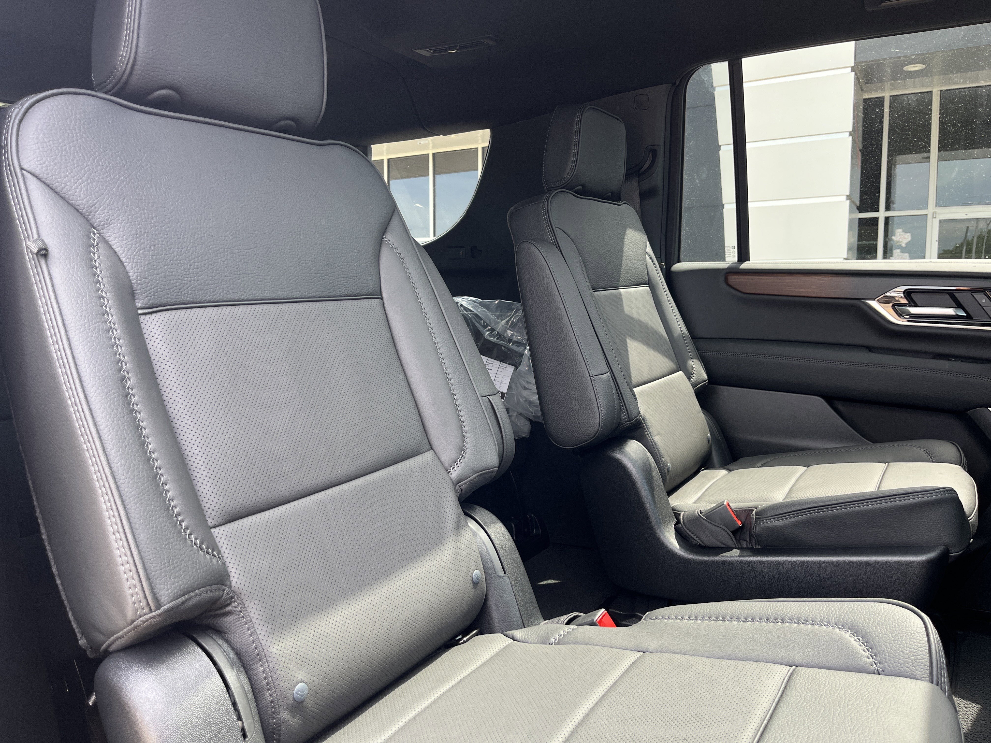 New 2026 GMC Yukon XL Denali w/ Denali Reserve Package AWD/4WD image 17