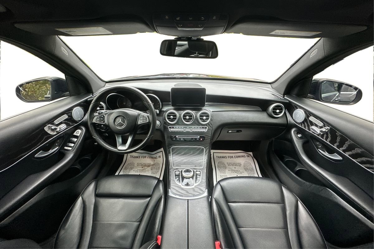 Used 2018 Mercedes-Benz GLC 300 w/ Premium Package image 31