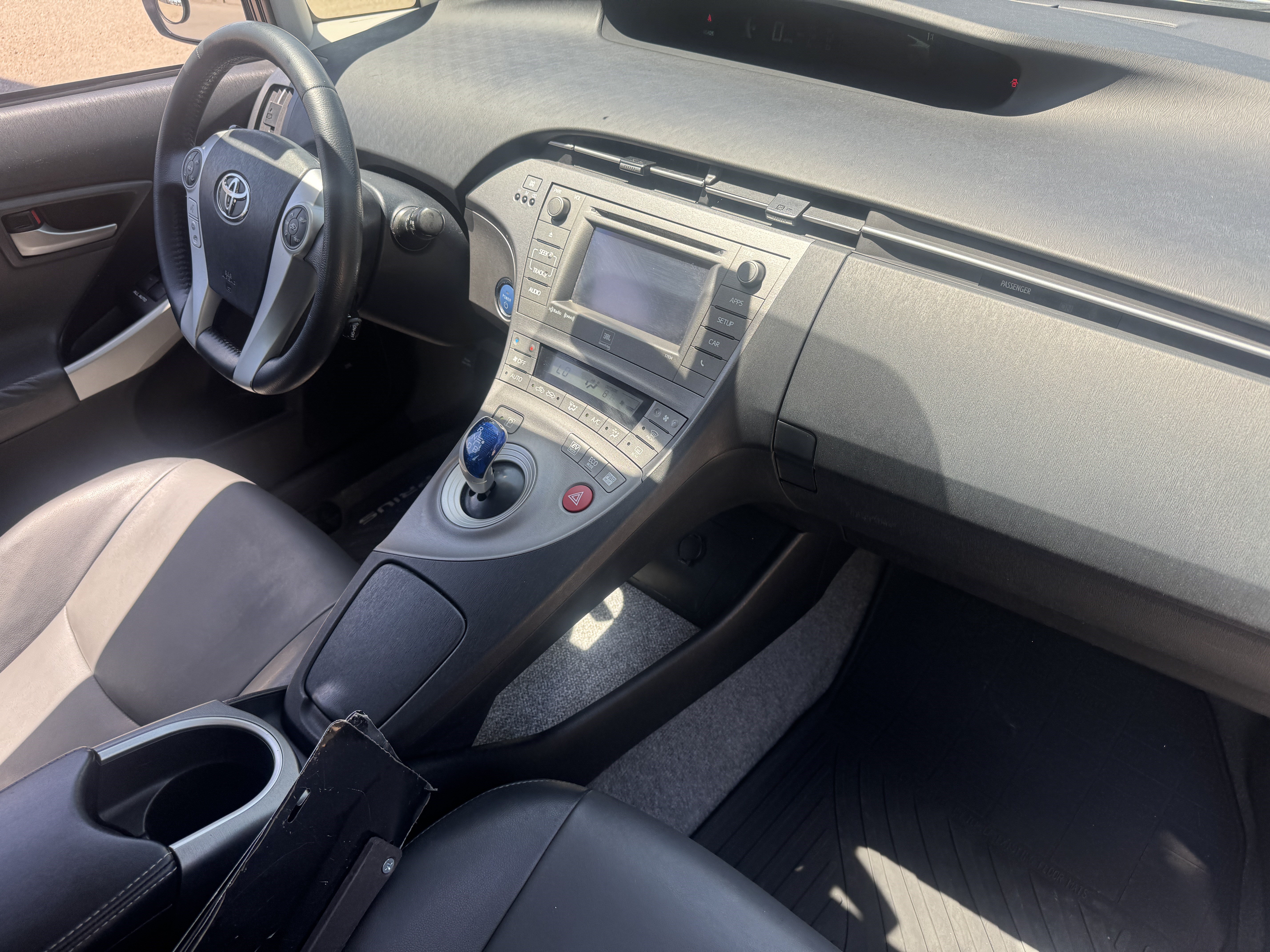 Used 2013 Toyota Prius Five FWD image 27
