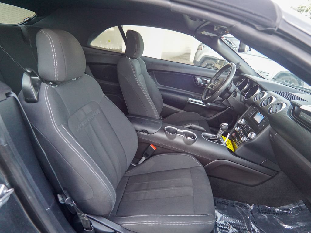 Used 2019 Ford Mustang Convertible RWD image 21