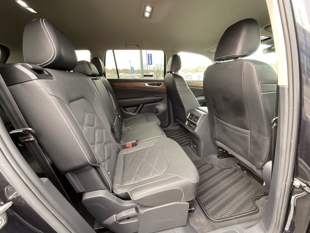 Used 2025 Volkswagen Atlas SE image 20
