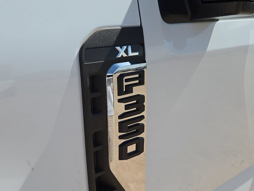 New 2026 Ford F350 XL w/ XL Chrome Package AWD/4WD image 17