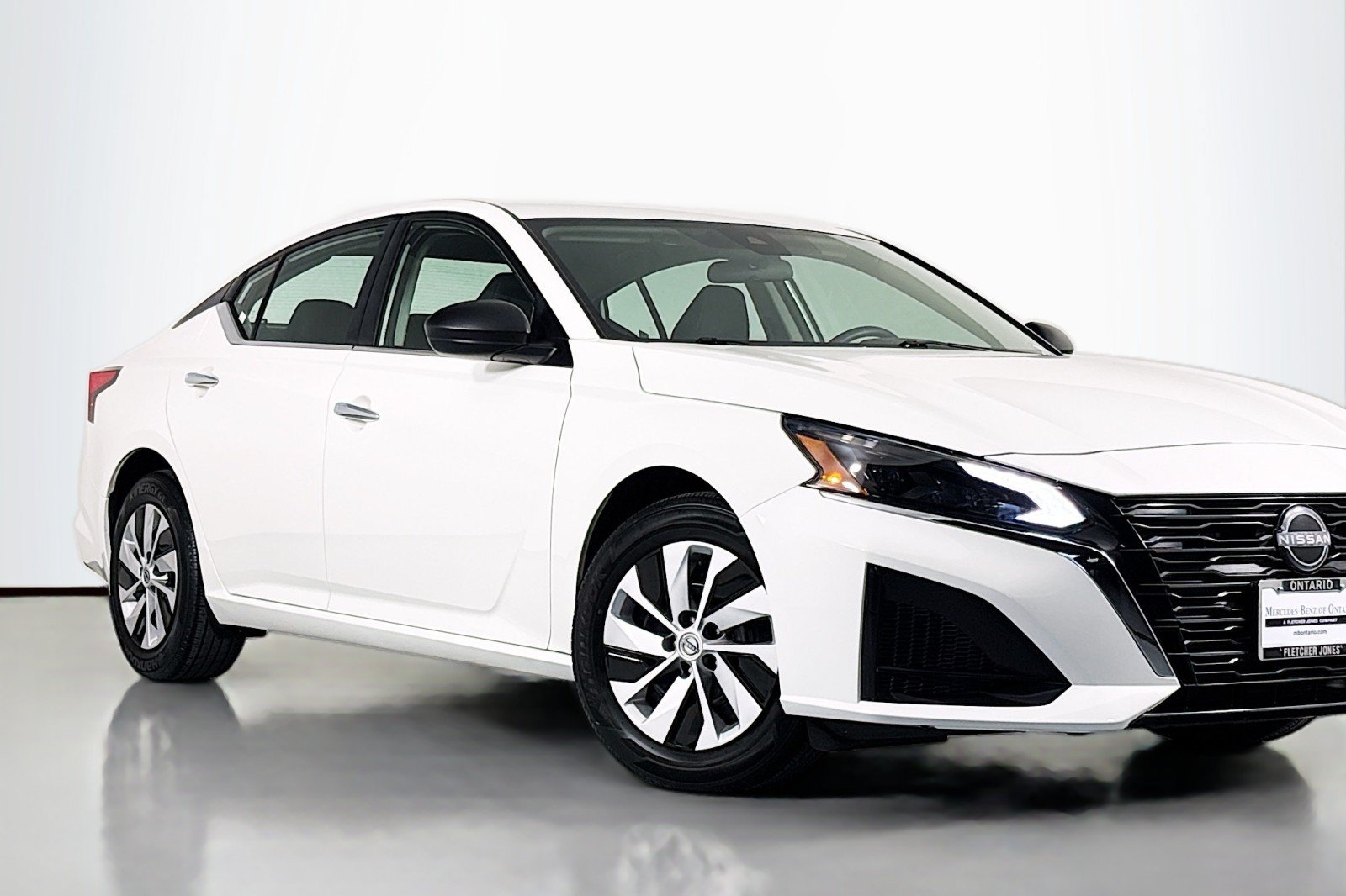 Used 2025 Nissan Altima 2.5 S FWD image 14