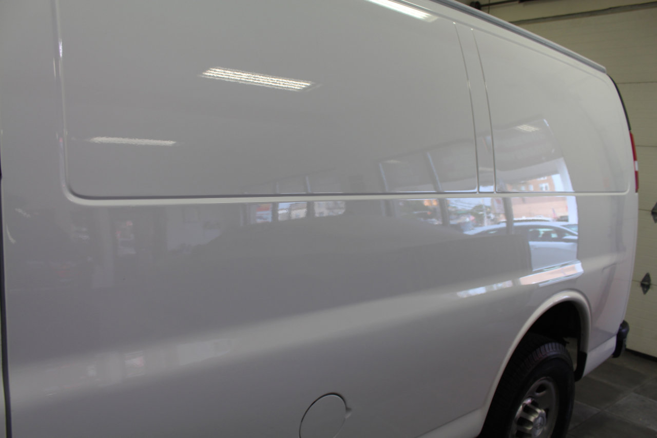 Used 2018 Chevrolet Express 2500 RWD 2500 135 w/ Driver Convenience Package image 31