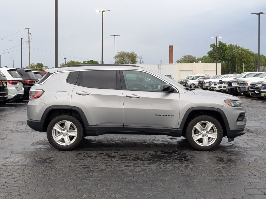Used 2022 Jeep Compass Latitude w/ Convenience Group AWD/4WD image 8